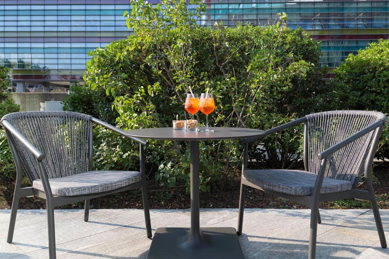 Hotel Voco Milan-Fiere By Ihg Exterior foto