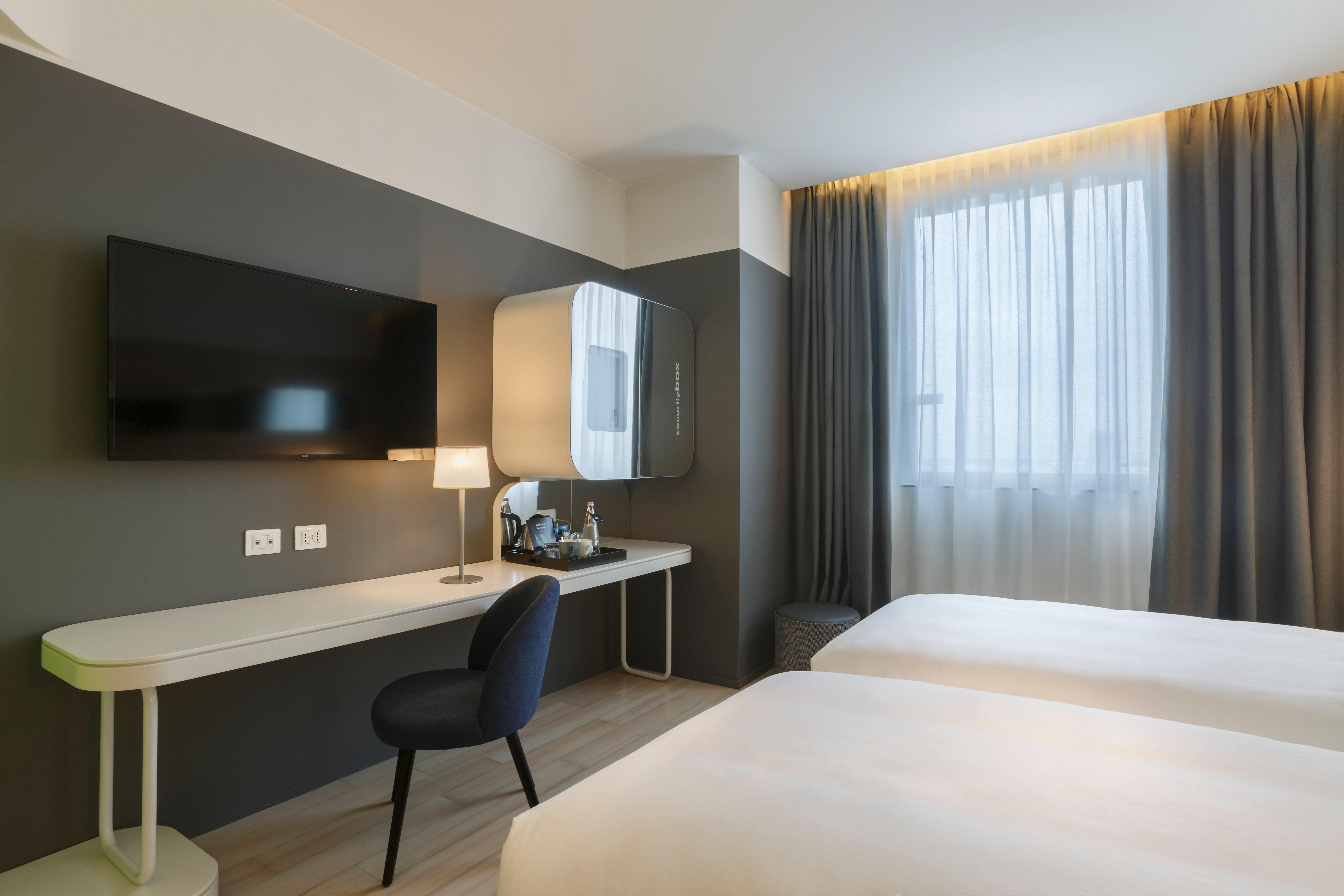 Hotel Voco Milan-Fiere By Ihg Exterior foto